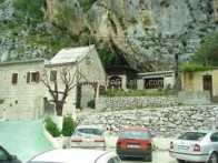 TAVERN FLINTSTONES, SVINIŠĆE