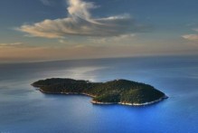 ISLANDS ELAPHITE