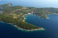 ISLANDS ELAPHITE