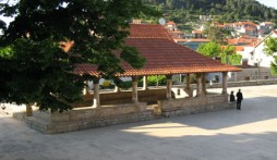 LODGE, BLATO